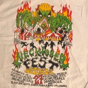 Necklace T-shirt white